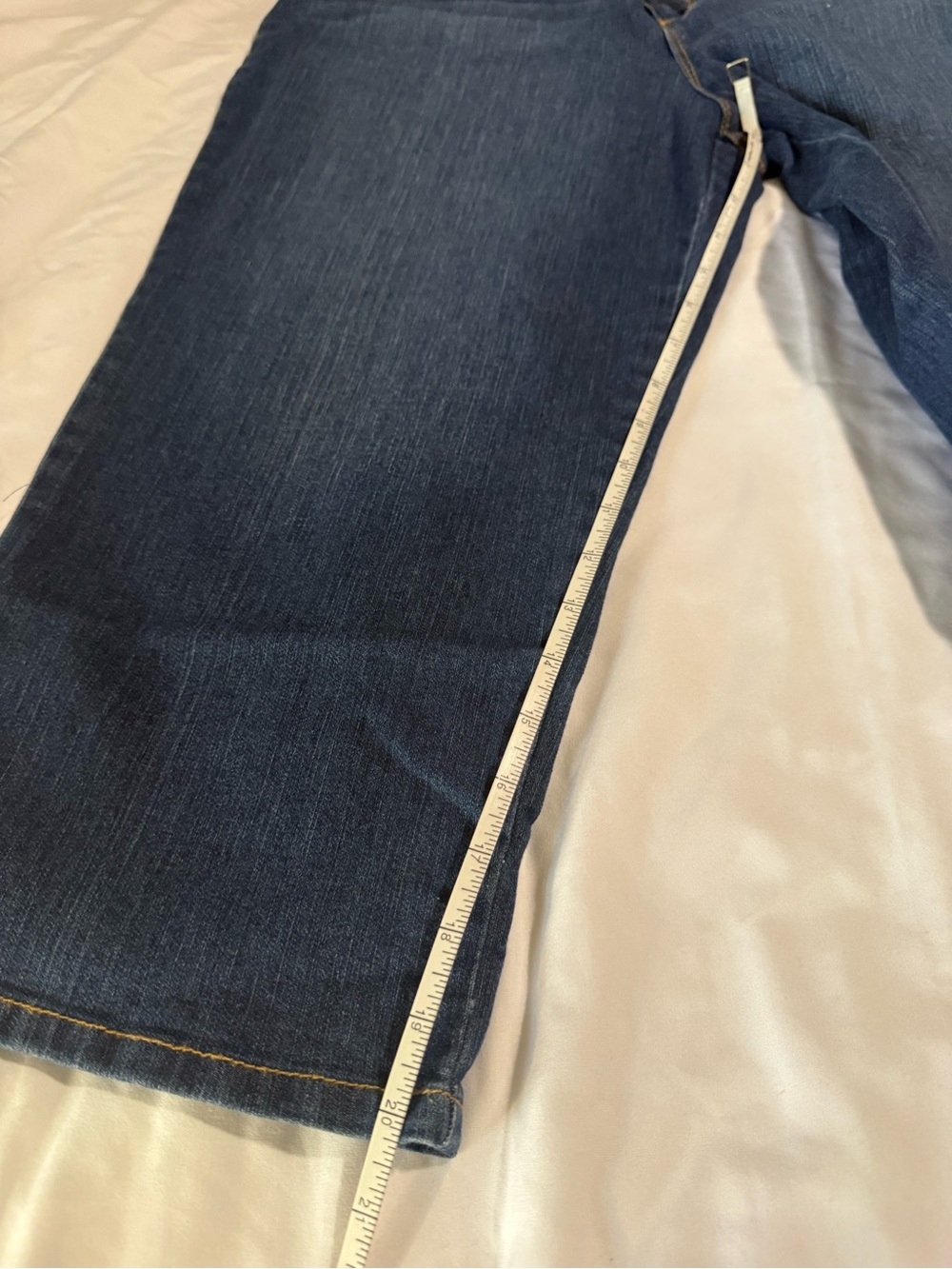Gloria Vanderbilt Amanda All-Around Slimming Crop Jeans 14 - Picture 4 of 5